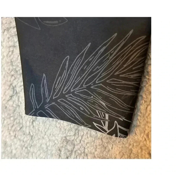 NIKE Women's Dri-Fit Mid-Rise 7/8 Leggings Black with Palm/Leaf Pattern - XL‎ - Picture 6 of 8